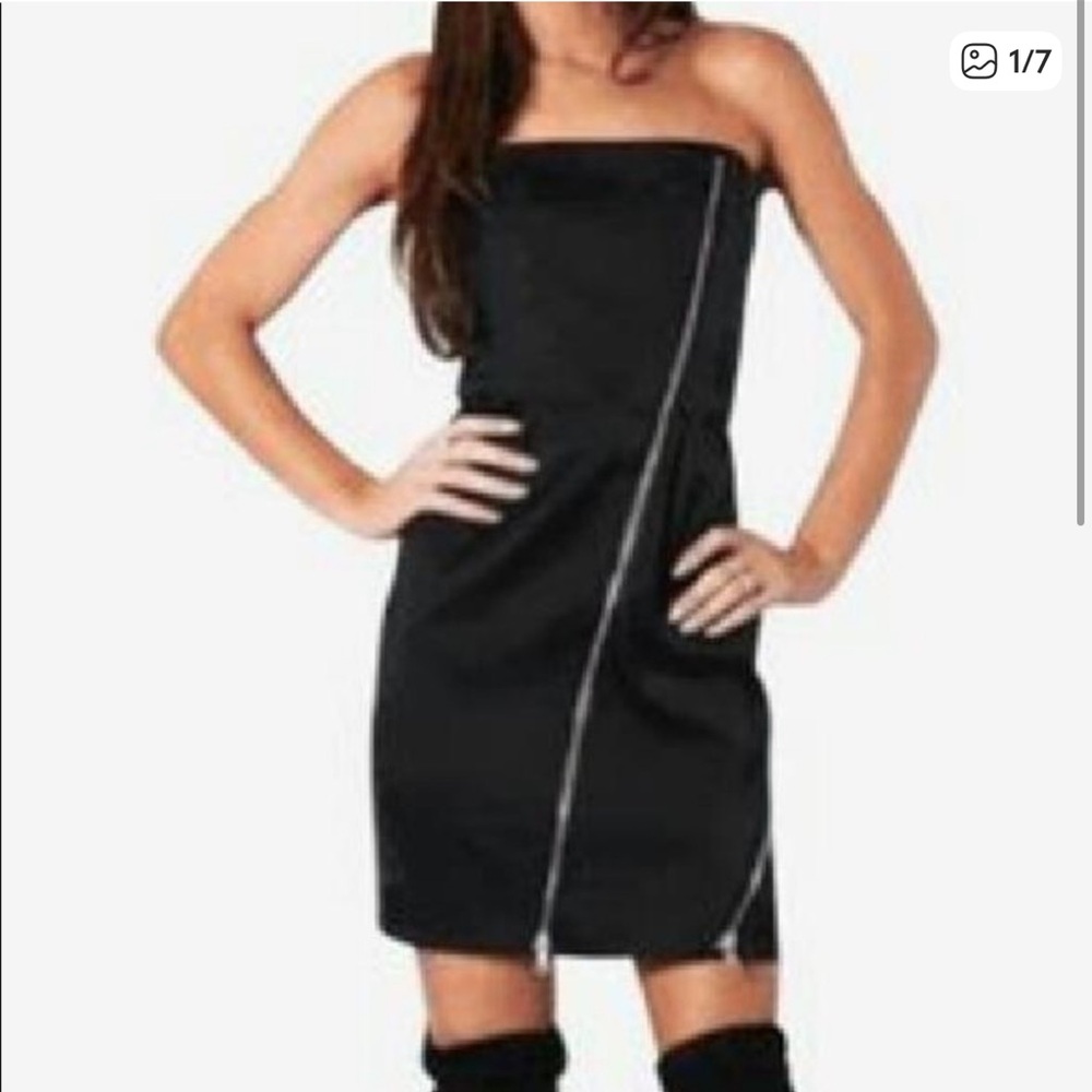 Alice+Olivia ladies black satin strapless zipper mini dress. Small. READ!